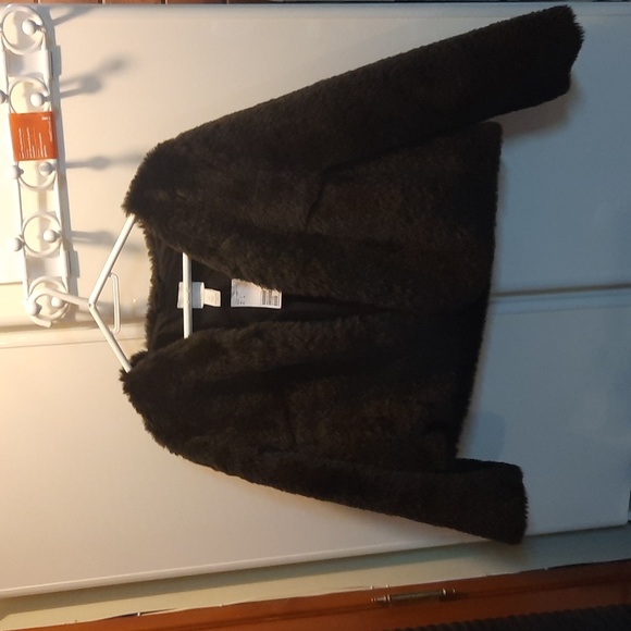 H&M faux fur black jacket. - Picture 2 of 5